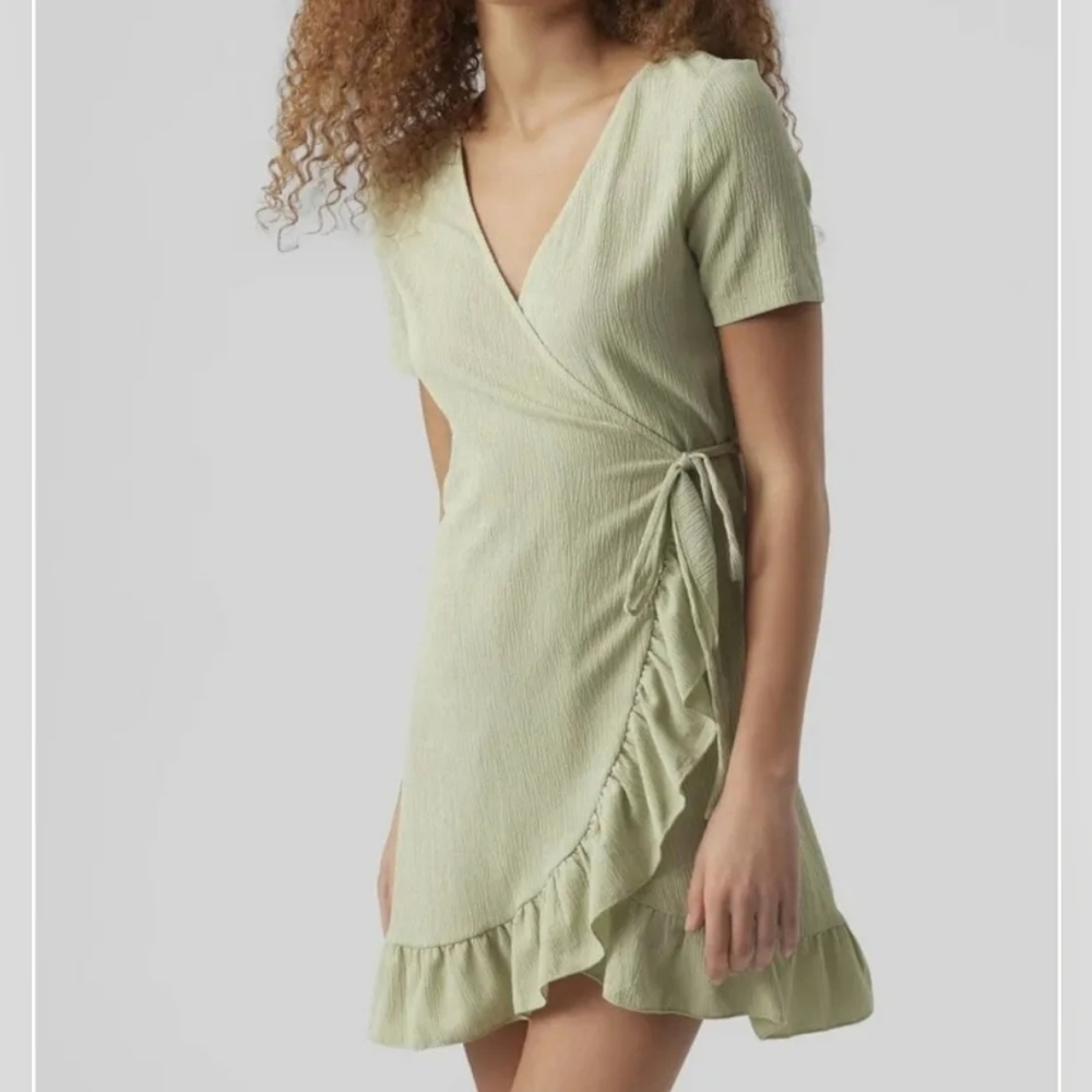 (Vero Moda) NWOT Haya Crinkle Wrap Mini Dress